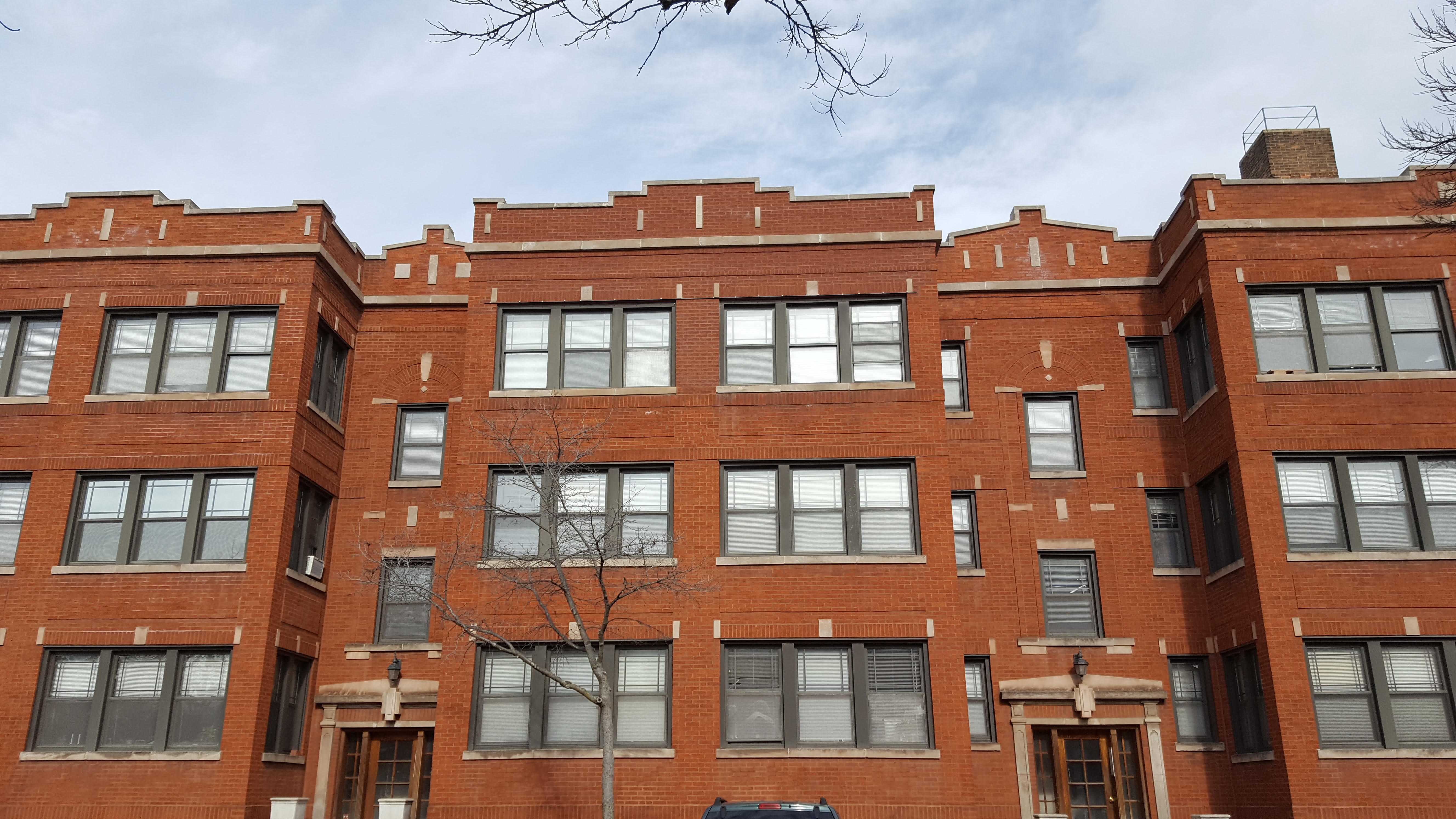Lintel Replacement – Parapet Wall Rebuild – Tuckpointing
